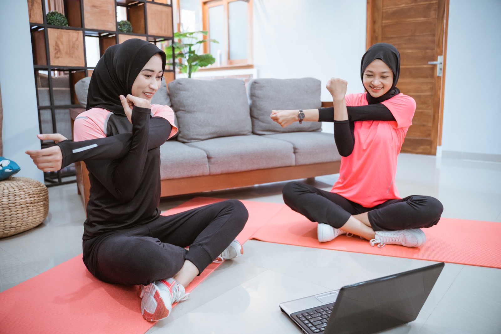 Jangan Malas Gerak, Ini Daftar Kegiatan Seru di Rumah Biar Tetap Aktif & Fit